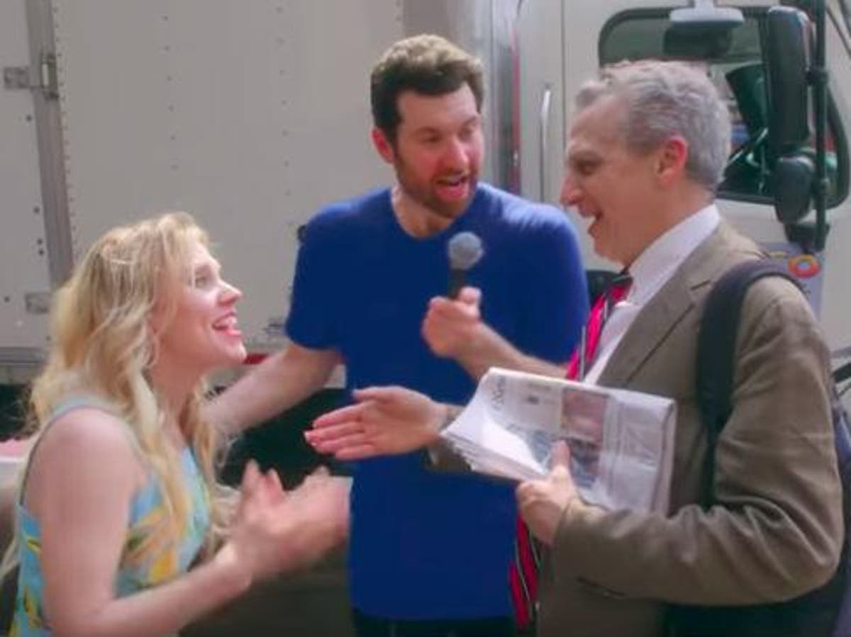 Kate McKinnon tricks New Yorkers into thinking she's Reese Witherspoon