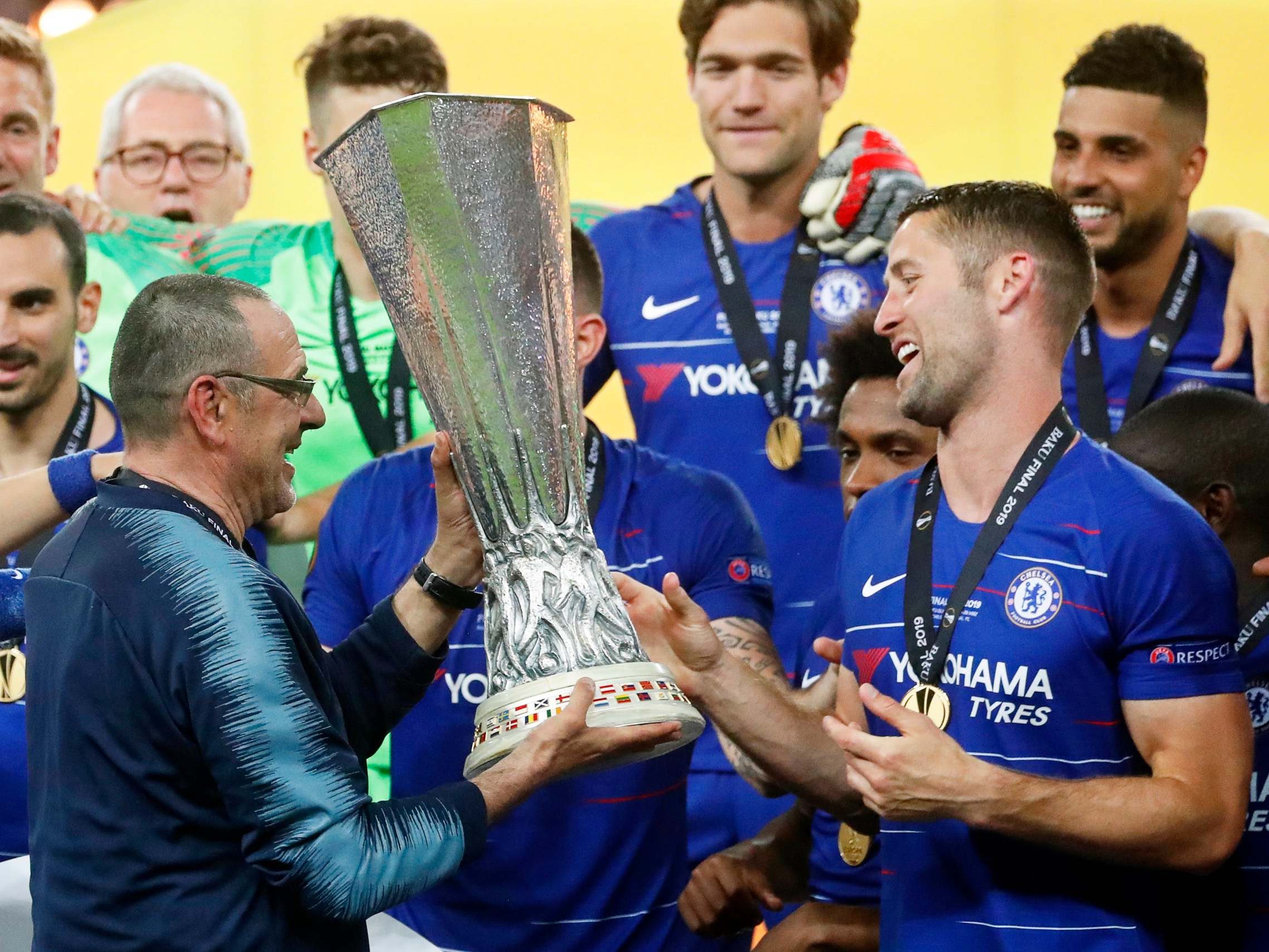 Cesc Fabregas criticises Chelsea manager Maurizio Sarri over his treatment of departing Gary Cahill