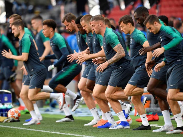 Tottenham players train at the Wanda Metropolitano
