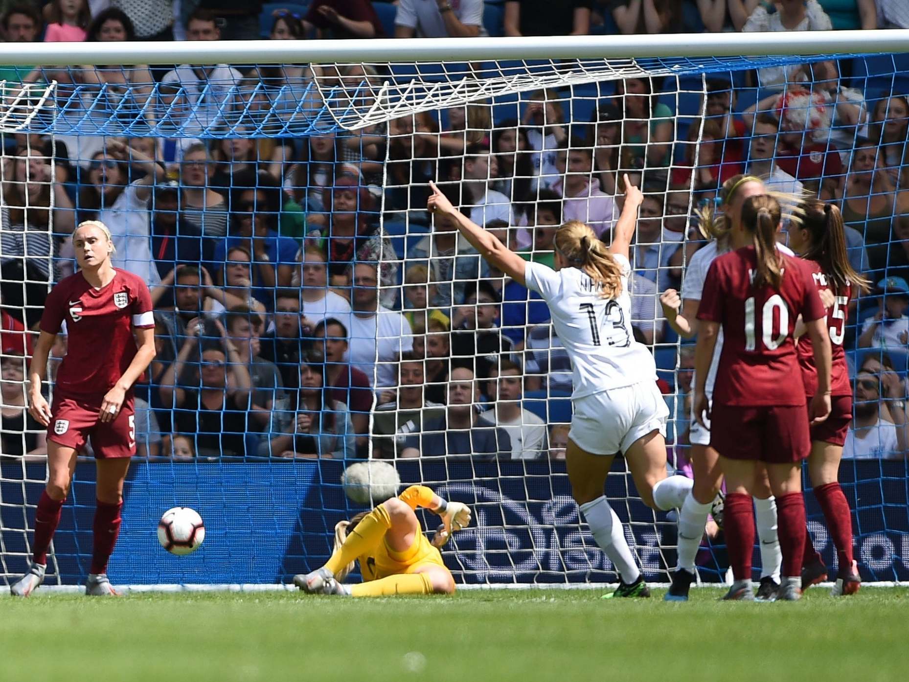 Sarah Gregorius celebrates putting New Zealand in front