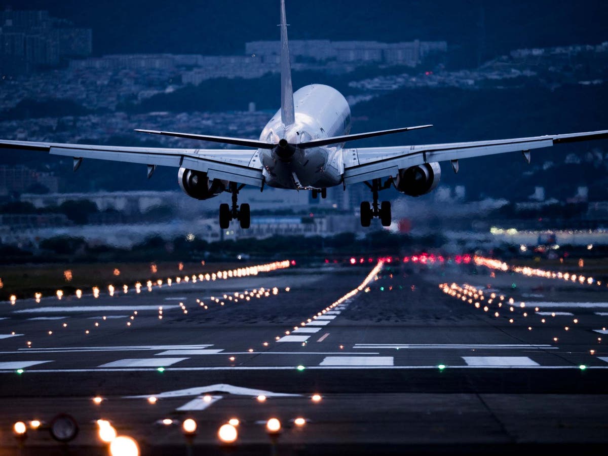 Russian passenger plane goes missing with 28 people on board