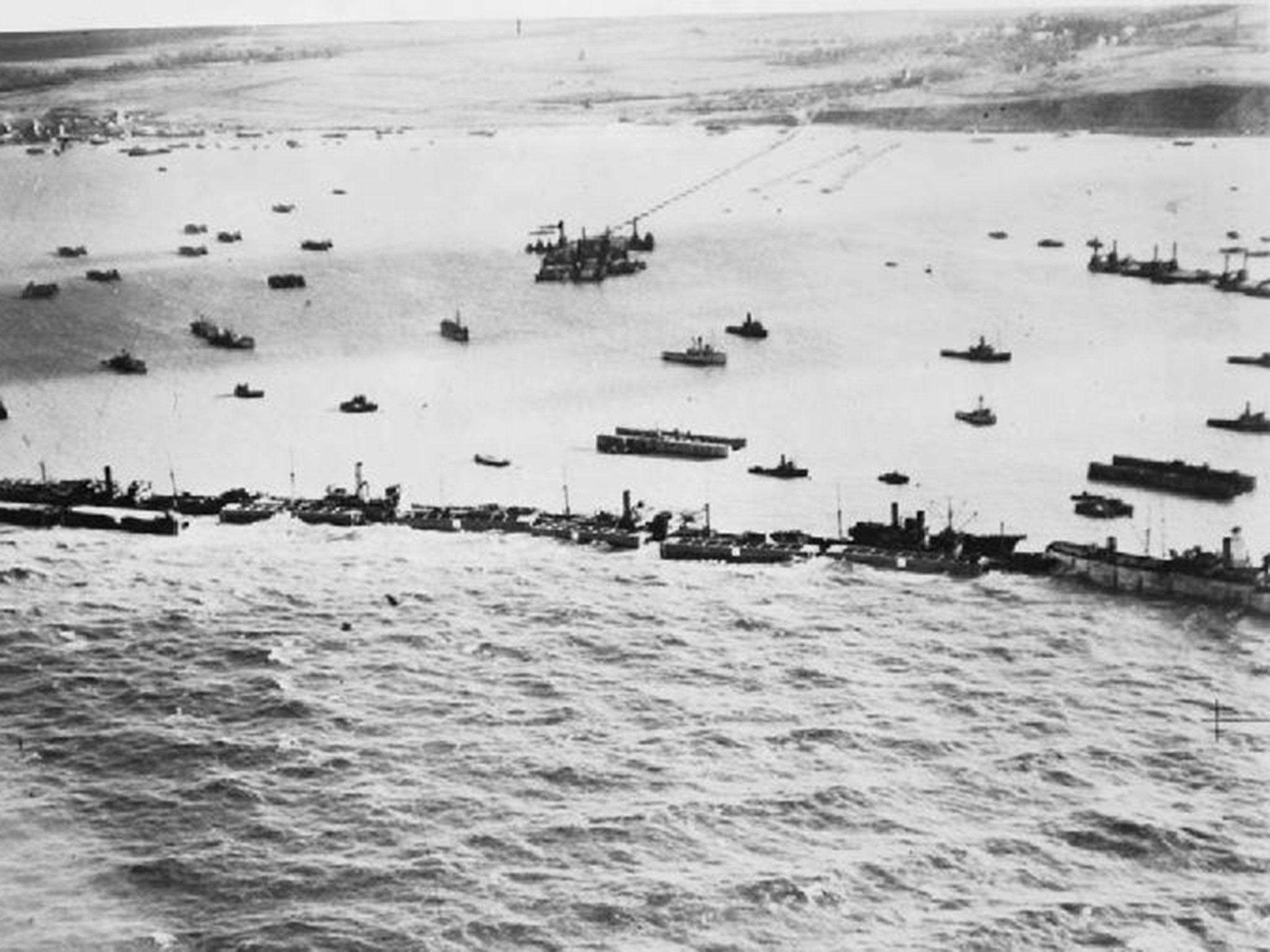An aerial view of the Mulberry harbour clearly showing the effectiveness of the breakwater (Royal Air Force/Imperial War Museum)