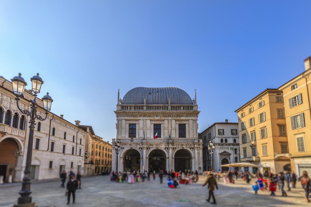Renaissance Square is bordered by Venetian-era buildings