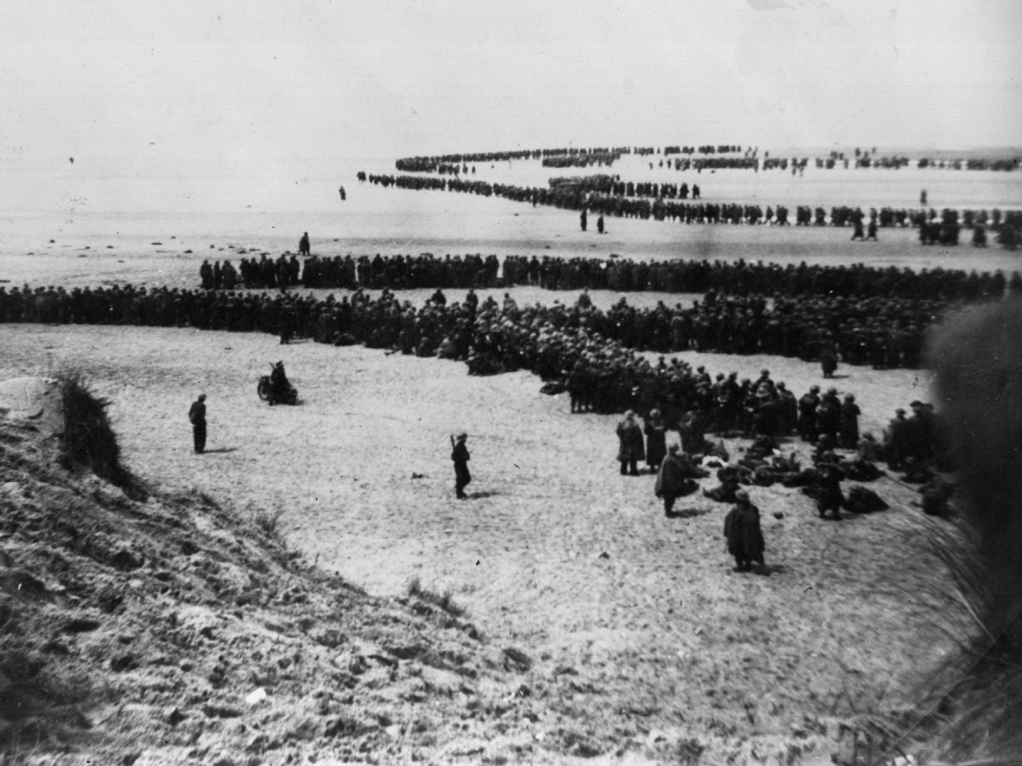 Allied troops at Dunkirk waiting to be picked up and taken back to England