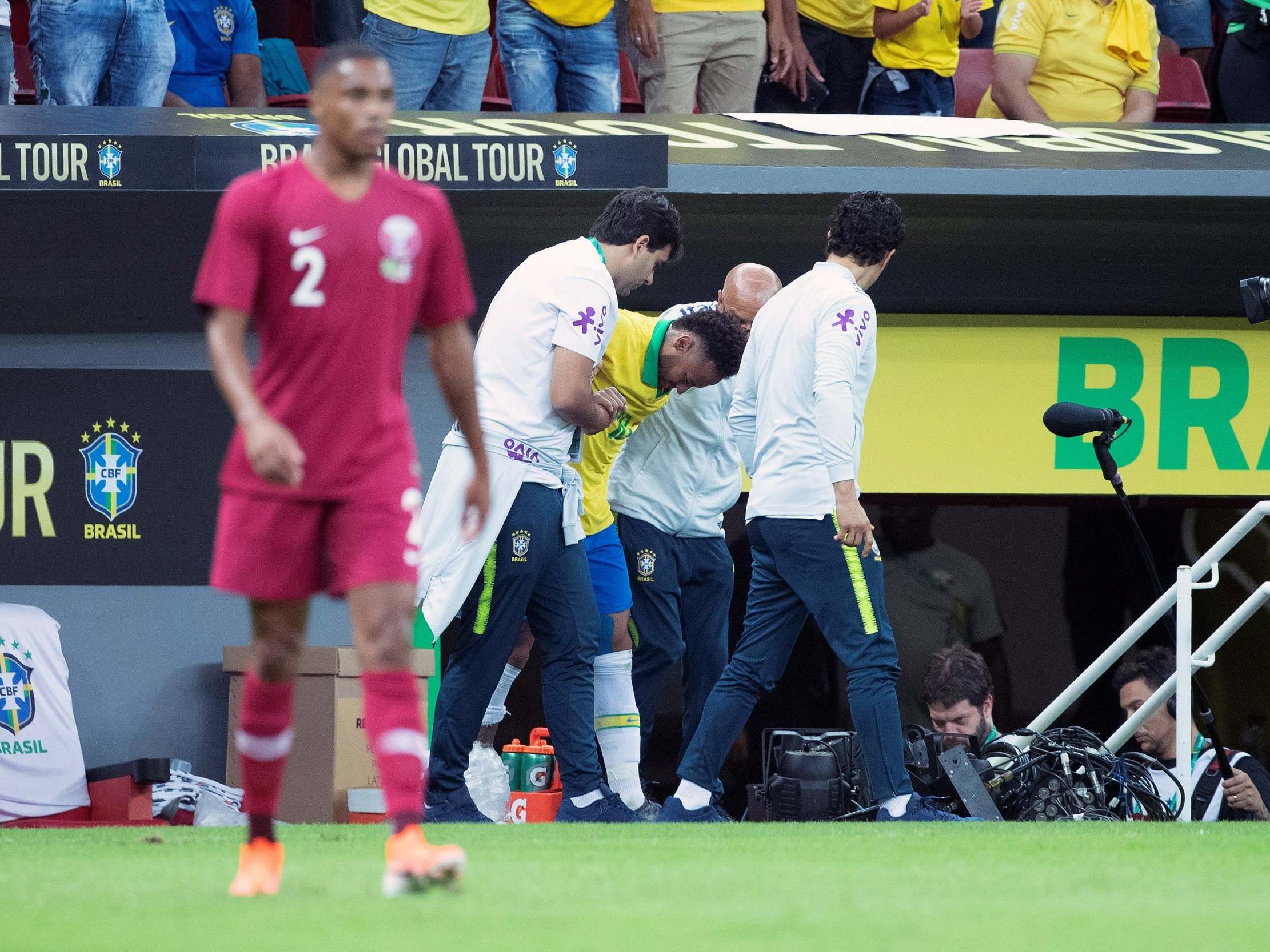 Neymar ruptures ligaments in his ankle against Qatar