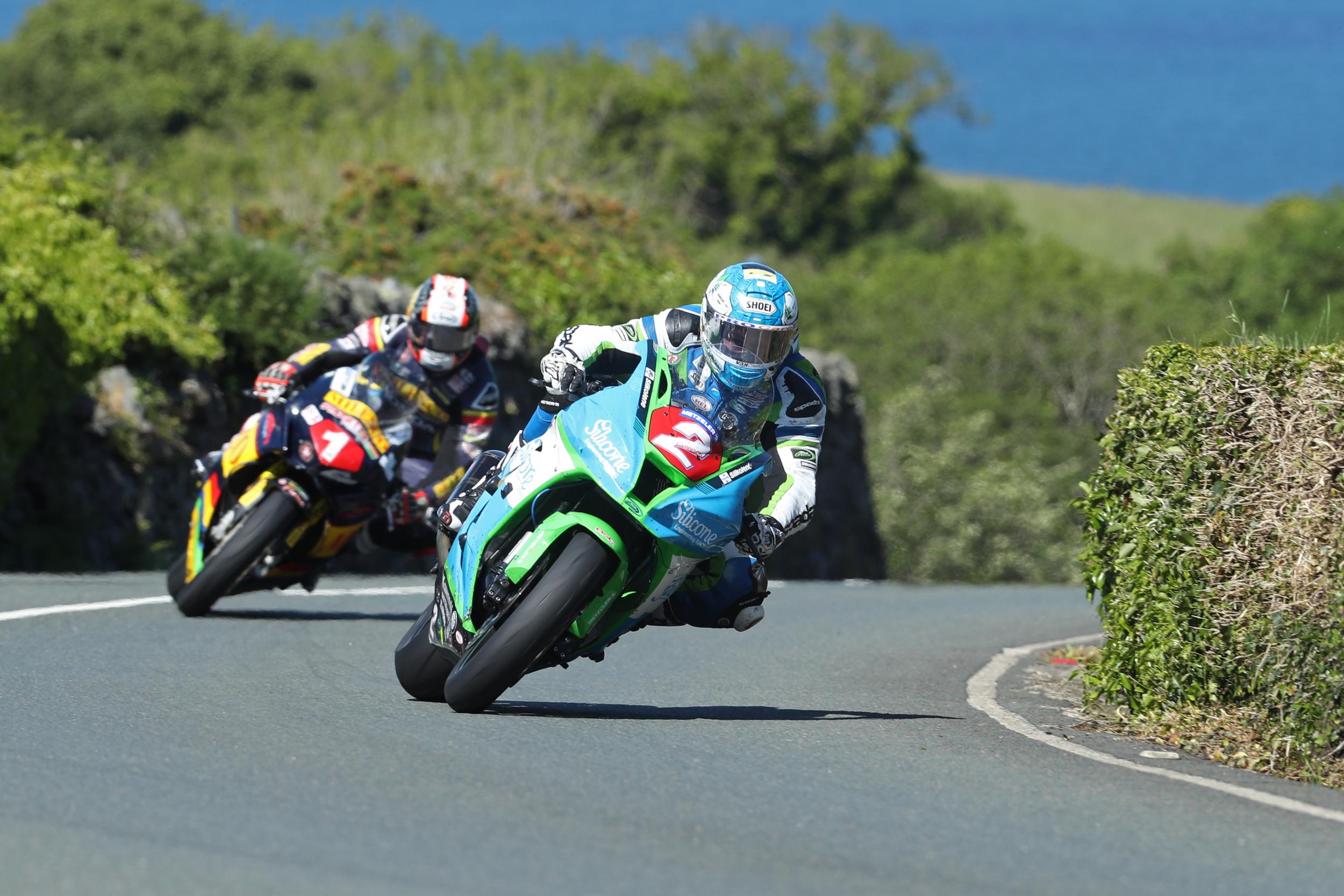 Harrison took victory in the Senior TT (www.iomttraces.com)