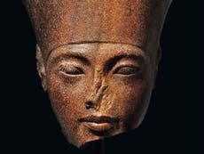 Egypt investigates London Tutankhamun statue sale