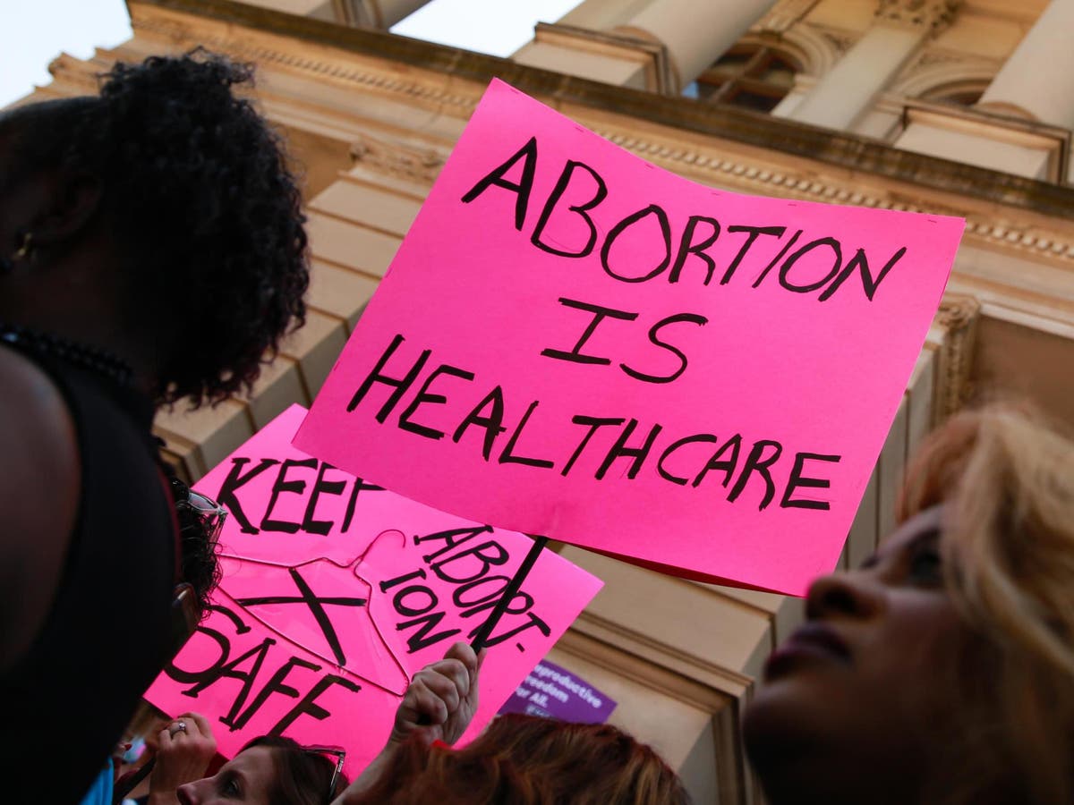Maine abortion law US state to allow nondoctors to perform