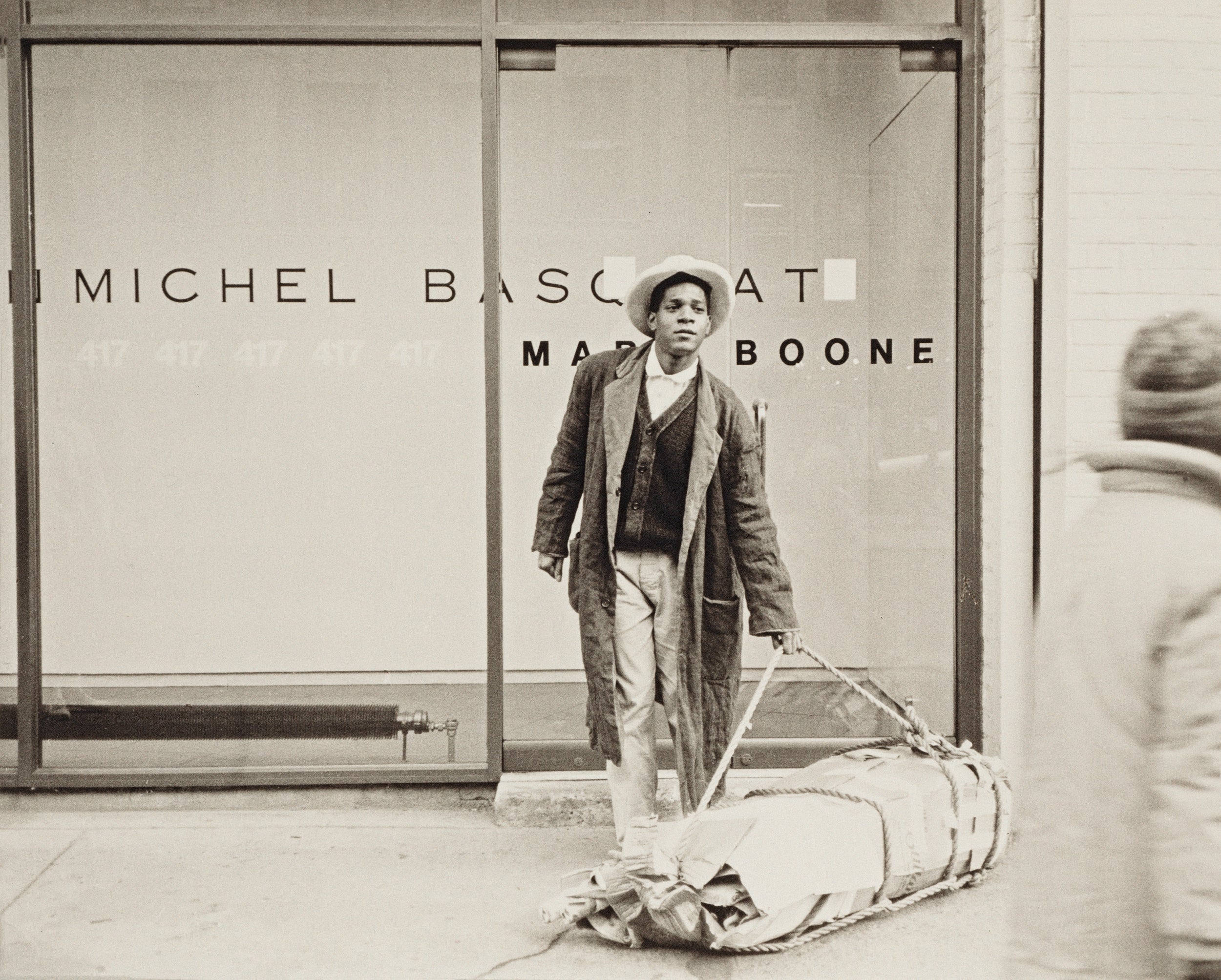 Jean-Michel outside the Mary Boone Gallery on West Broadway, 9 March 1985