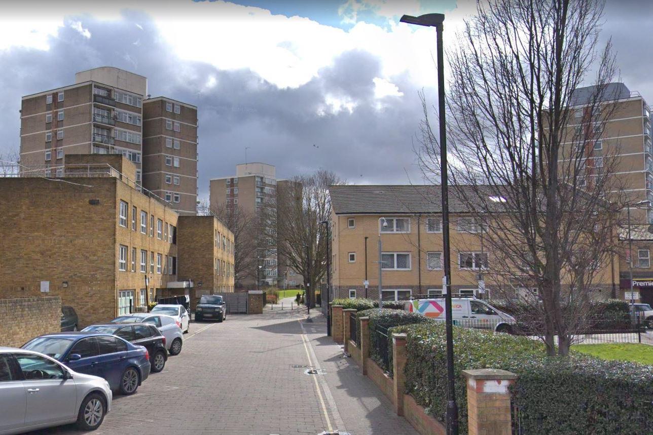Tower Hamlets stabbing: Middle-aged man dies in broad daylight after brutal knife attack in north London