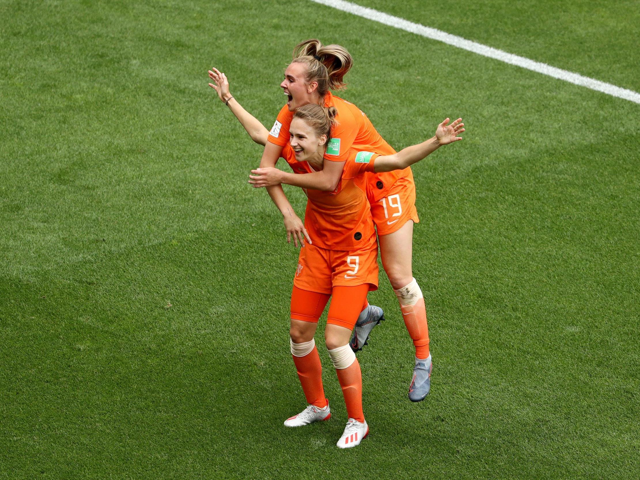 Women's World Cup: Vivianne Miedema breaks Dutch goalscoring record as Netherlands beat Cameroon