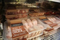 Tory minister fails to confirm ban on import of chlorinated chicken