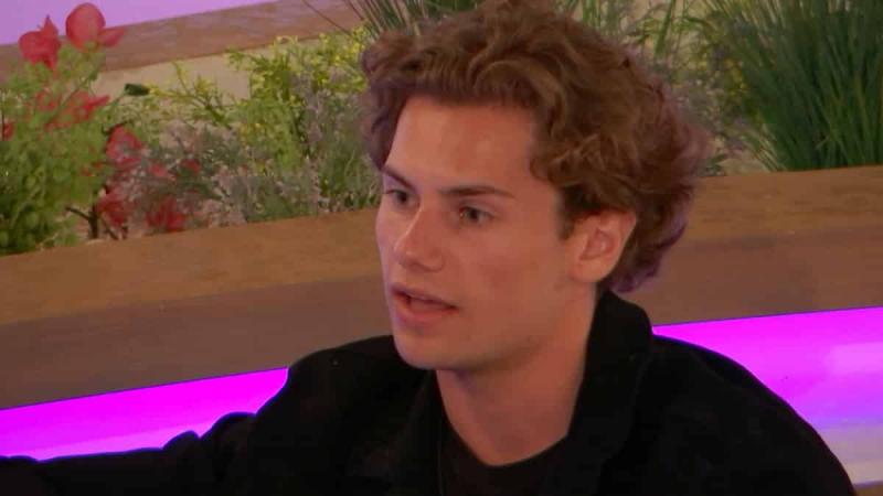Joe on Love Island