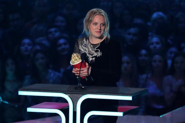 Elizabeth Moss accepts the award for Best Performance in a TV show, for her starring role in The Handmaid's Tale