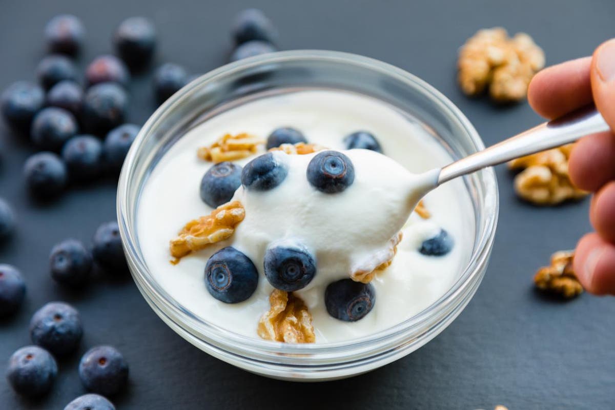 Men who eat yoghurt are less likely to develop bowel cancer