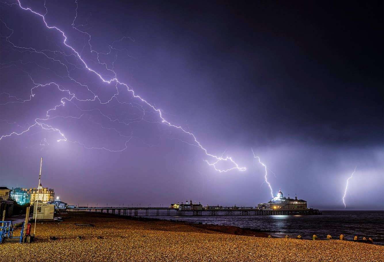 eastbourne-lightning-1000-14.jpg?width=1368&height=912&fit=bounds&format=pjpg&auto=webp&quality=70