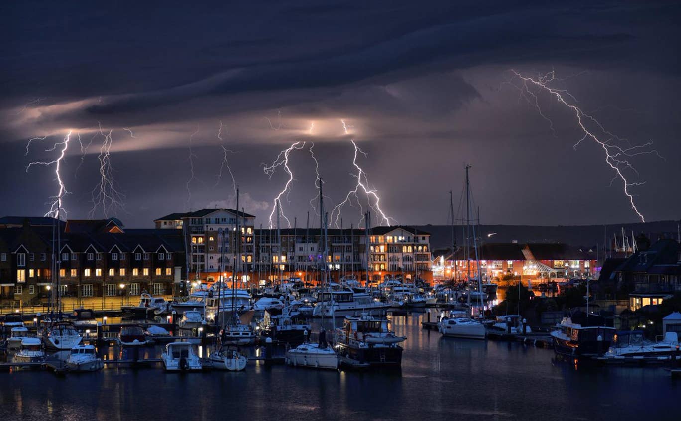 eastbourne-lightning-1000-2.jpg?width=1368&height=912&fit=bounds&format=pjpg&auto=webp&quality=70