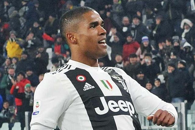 Douglas Costa has reportedly been offered to Manchester United