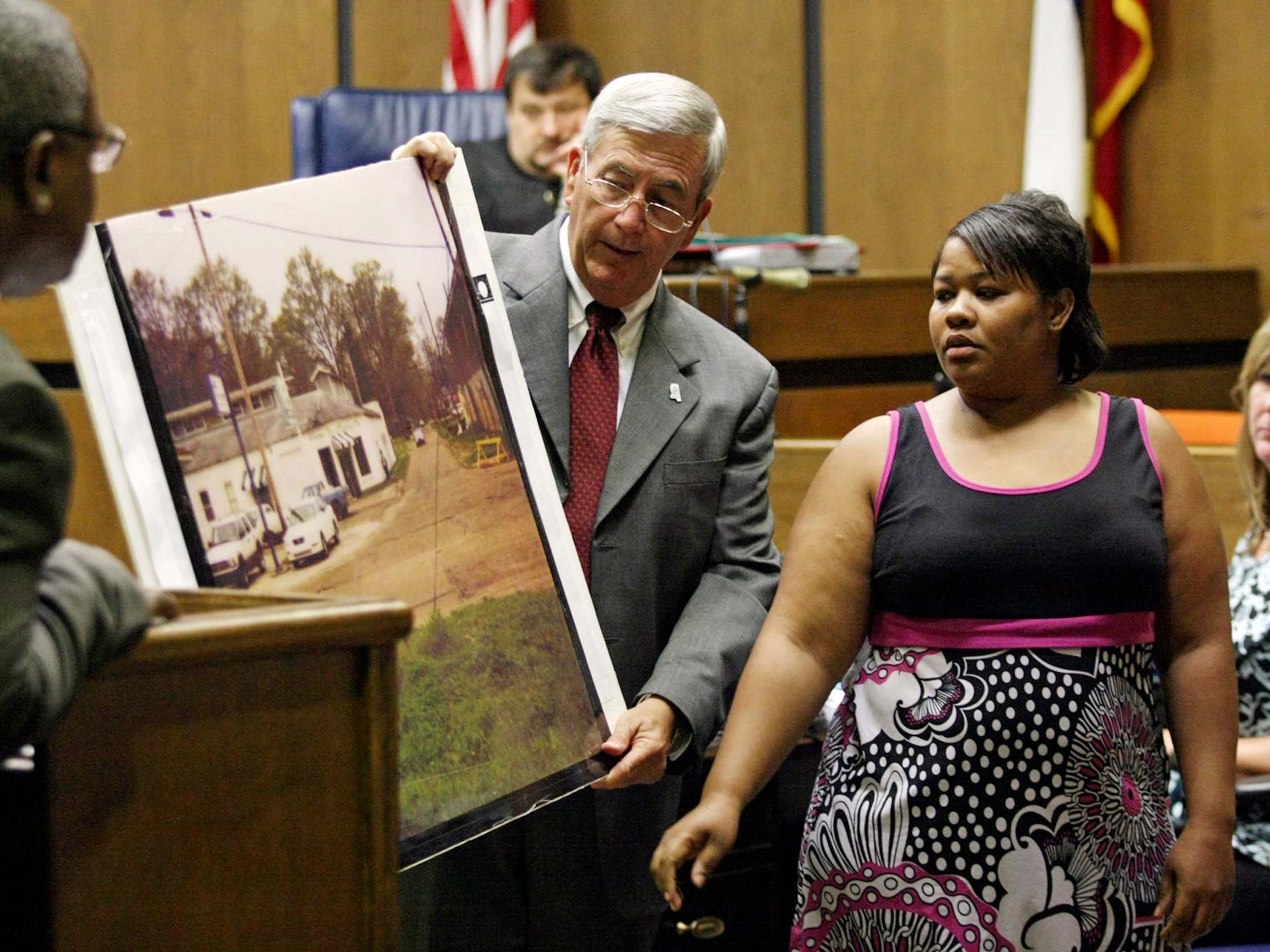 State prosecutor Doug Evans, centre, at Curtis Flowers’ 2010 trial (The Commonwealth via AP)