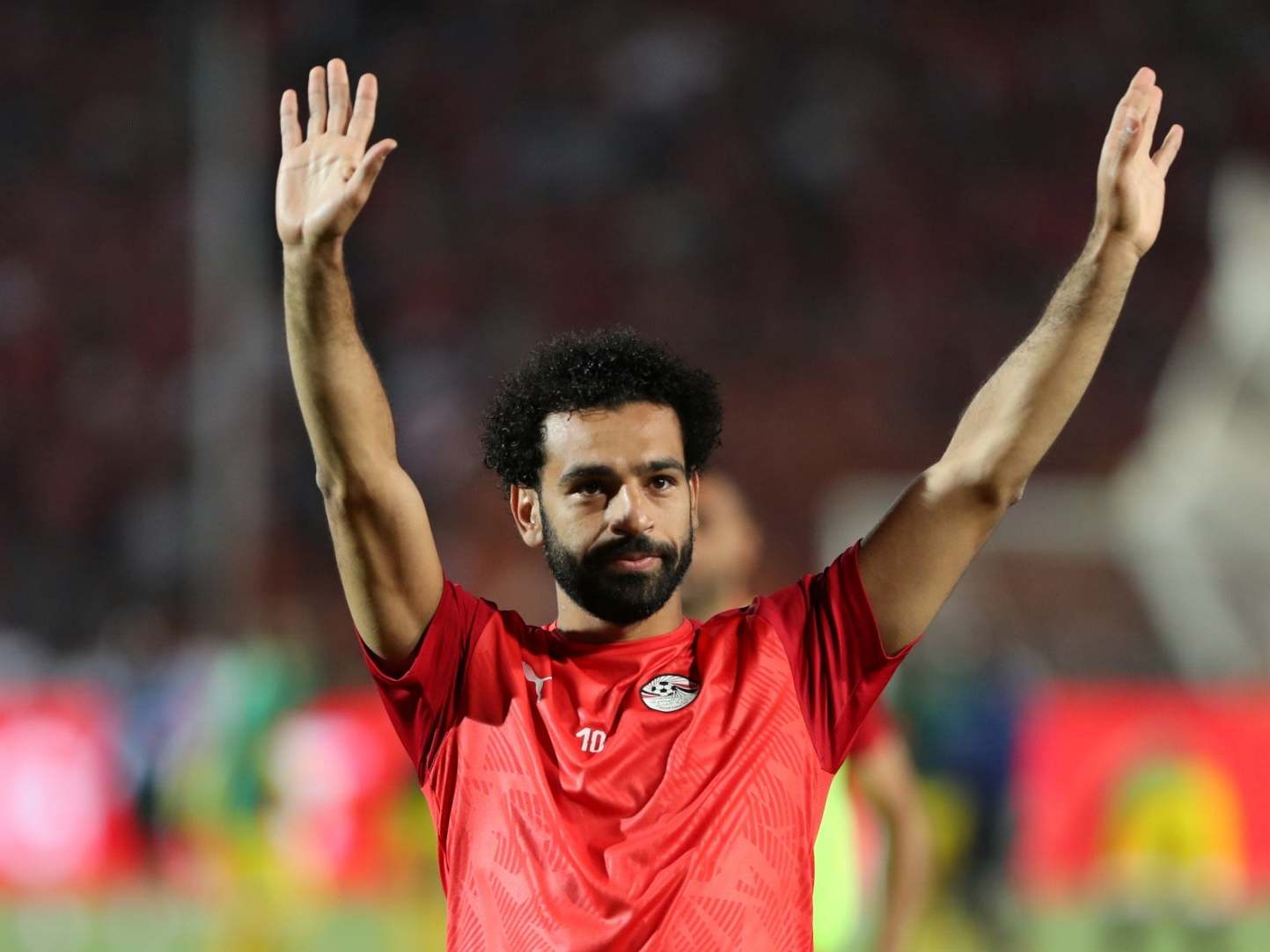 Salah acknowledges the Egypt supporters