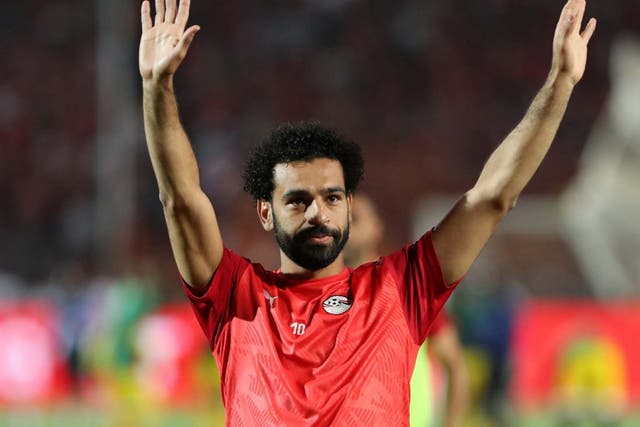 Salah acknowledges the Egypt supporters