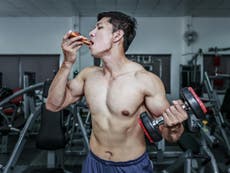 Young, fit men who eat pizza, chips and burgers ‘have fewer sperm’ 