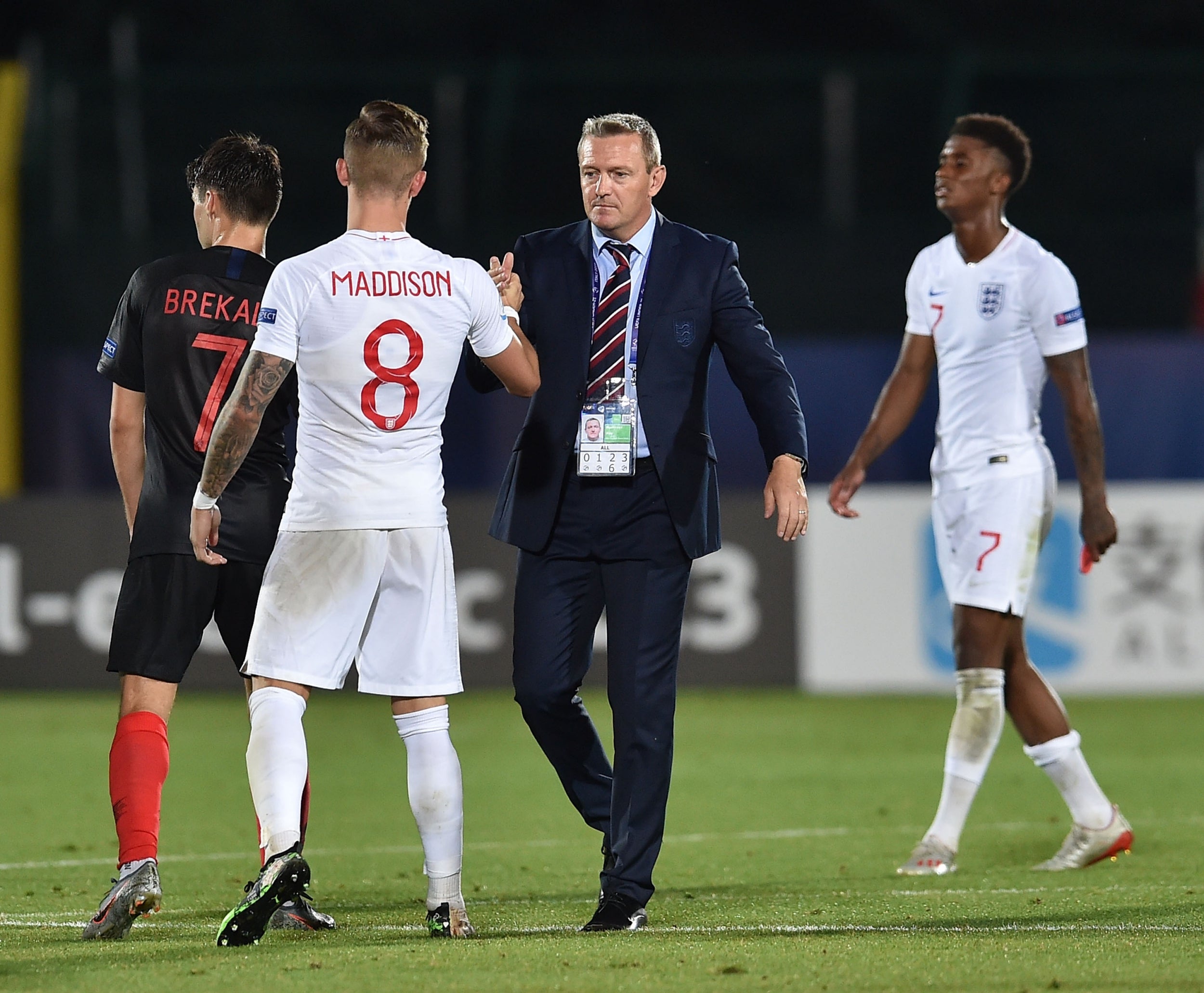 Boothroyd consoles his players (Getty)