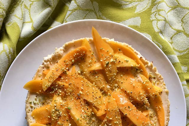 Mango and pistachio make a delicious topping 
