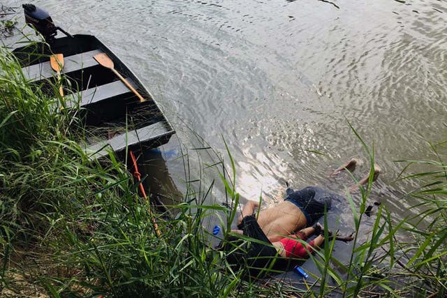Salvadoran migrant Oscar Martinez Ramirez and his daughter Valeria drowned while trying to cross the Rio Grande on 23 June