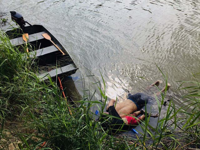 Salvadoran migrant Oscar Martinez Ramirez and his daughter Valeria drowned while trying to cross the Rio Grande on 23 June