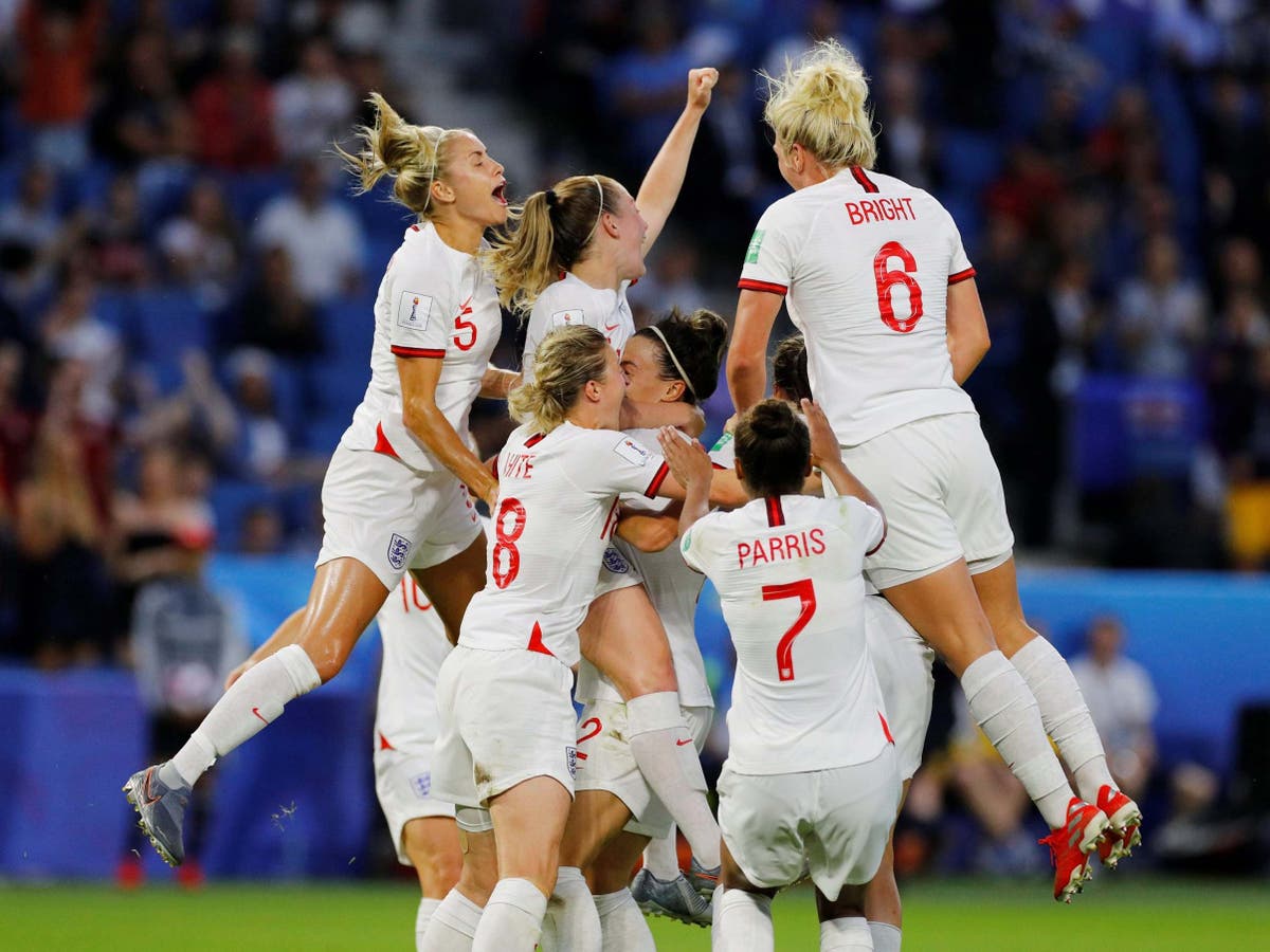 Сколько раз становилась чемпионом сборная англии. Женская сборная Англии. Англия Норвегия женский футбол. Женская сборная Англии по футболу. Женский футбол.