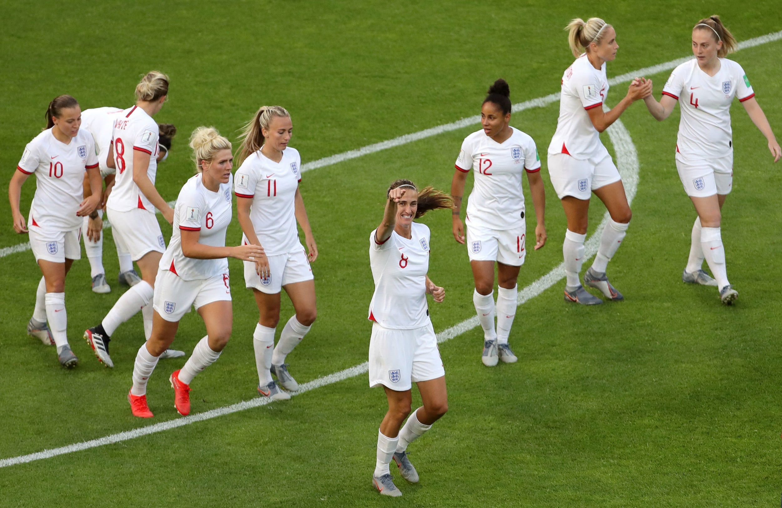 England are into the final four