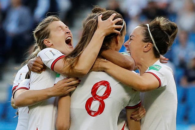 England's Jill Scott celebrates scoring their first goal with Ellen White, Nikita Parris and Lucy Bronze in the quarter-final against Norway.