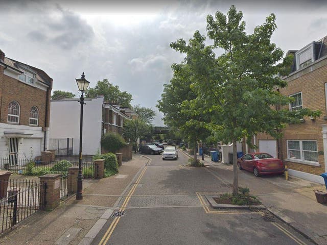 A man in his 20s or 30s died after being stabbed in Sutherland Walk, Walworth