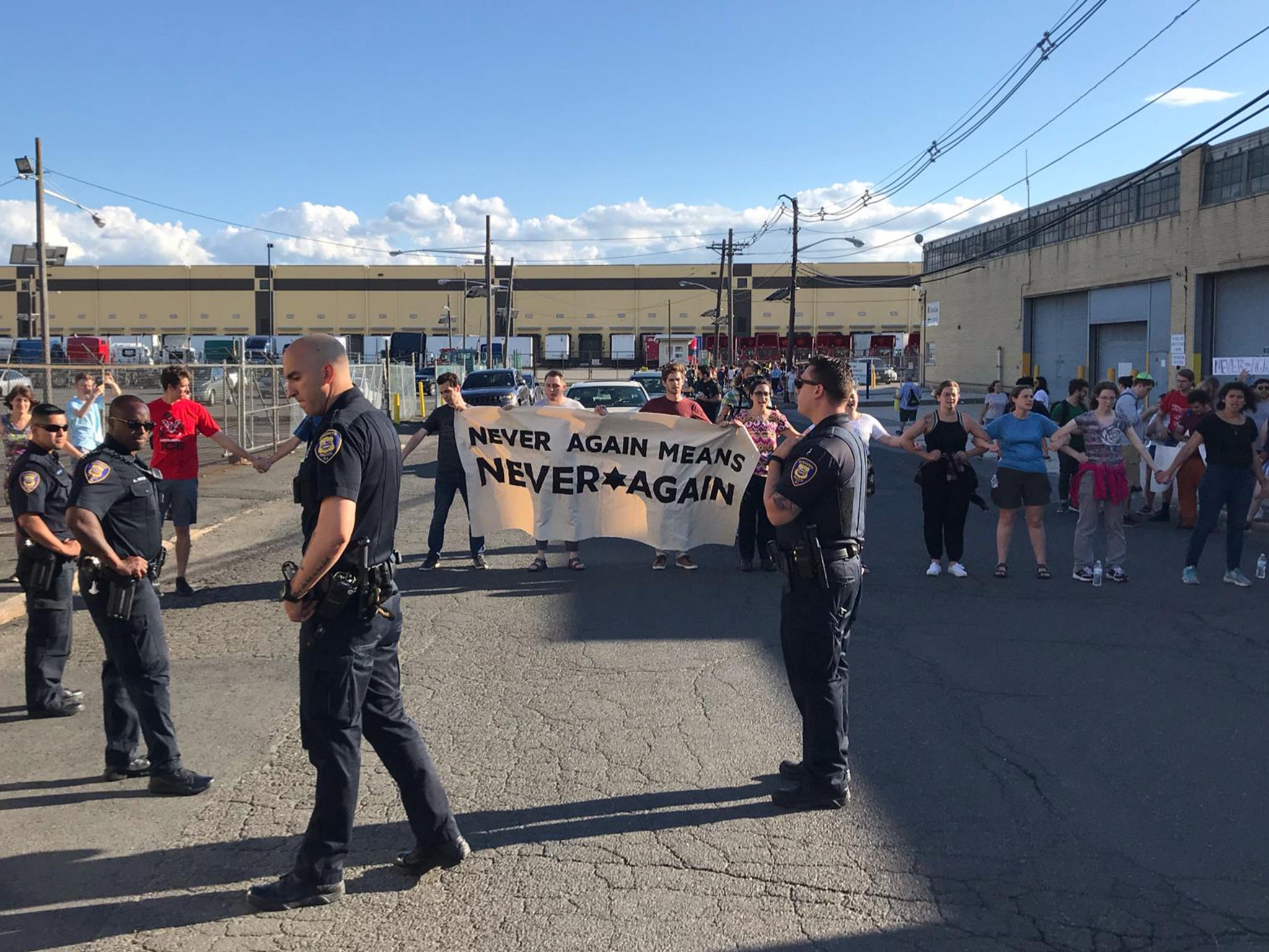 Hundreds of people blocked the entrance to the Elizabeth Detention Centre in New Jersey