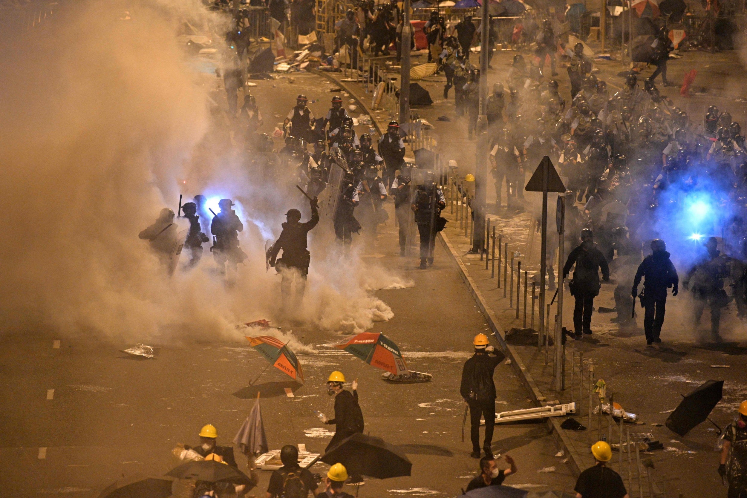 [Image: hong-kong-protest-tear-gas-1.jpg]