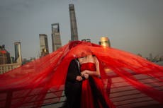 Behind the scenes: Chinese trend of pre-wedding photo sessions