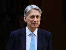 No-deal Brexit will leave UK at mercy of France, Hammond warns
