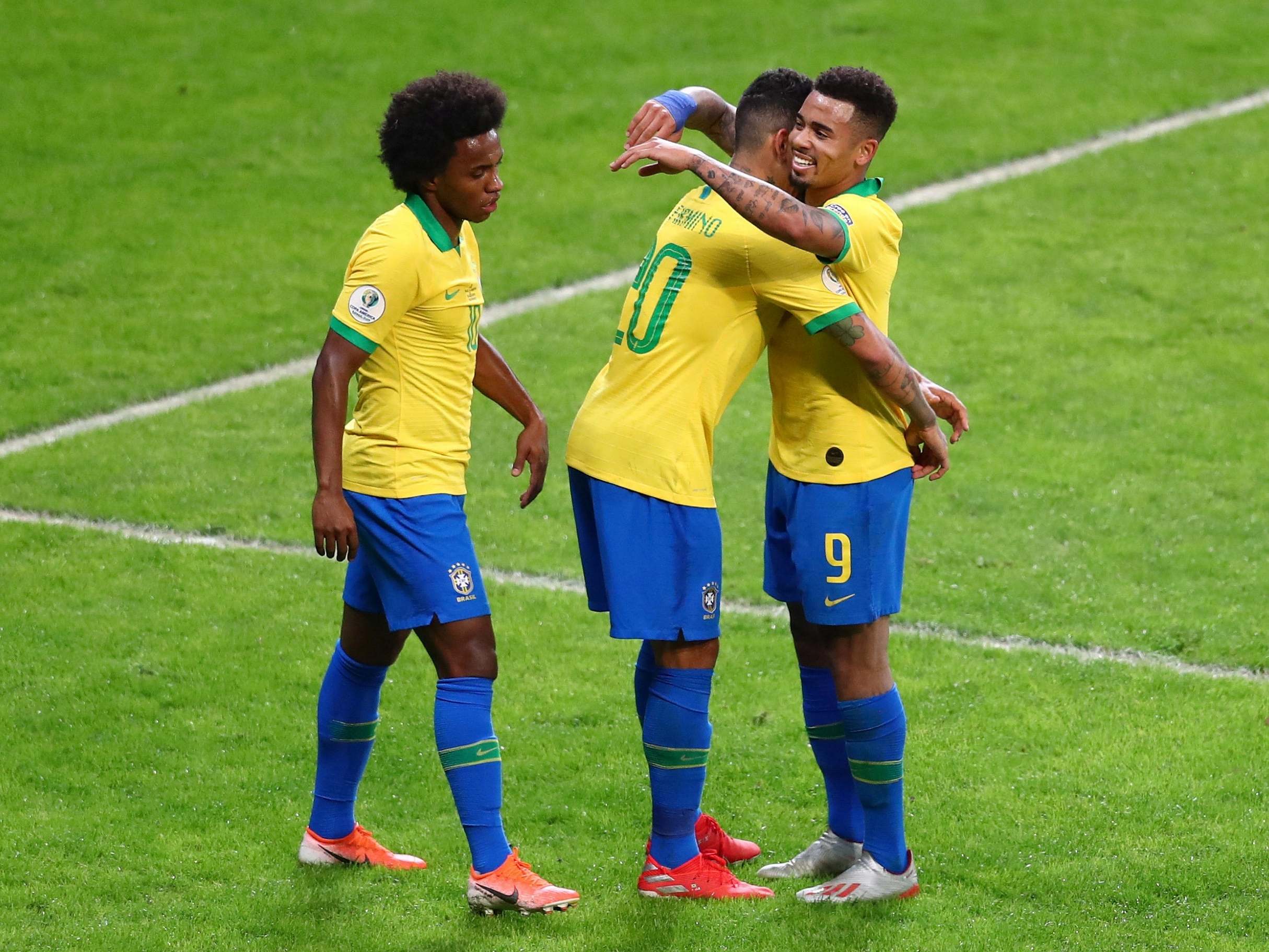 Roberto Firmino thanks Gabriel Jesus for his assist