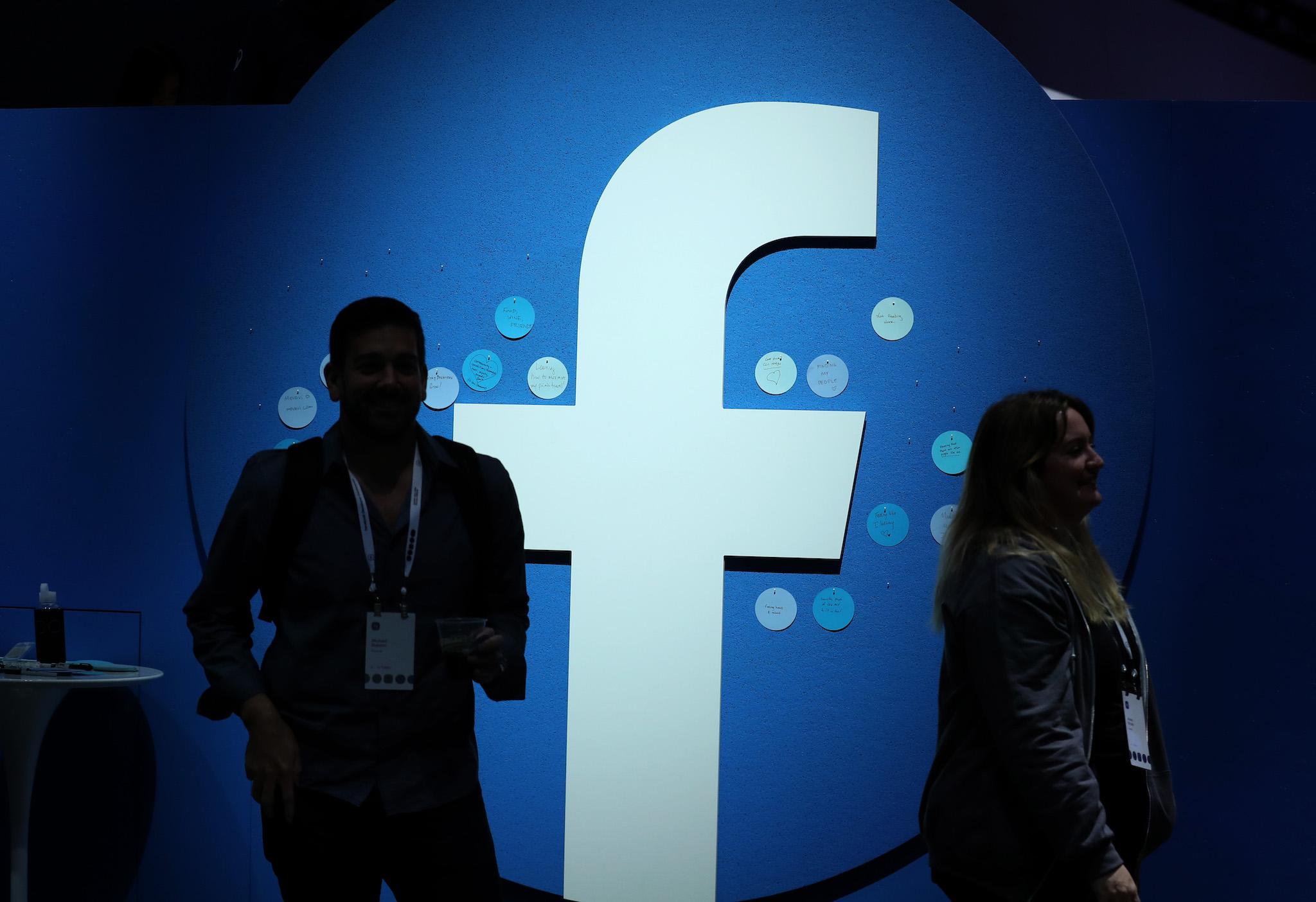 Facebook data scandal: Site reaches $5bn settlement with regulators over privacy issues