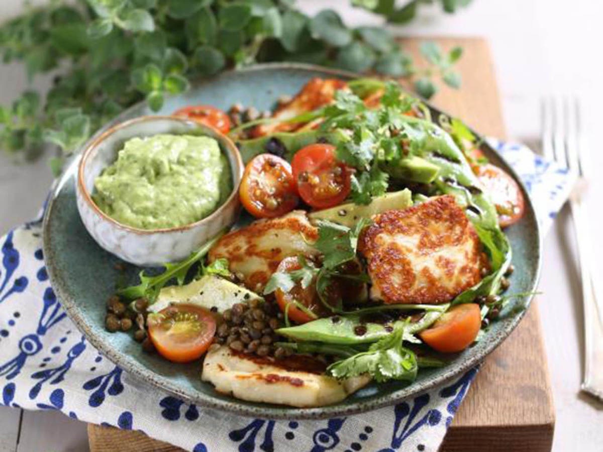 How to make grilled halloumi and bean salad with avocado dressing