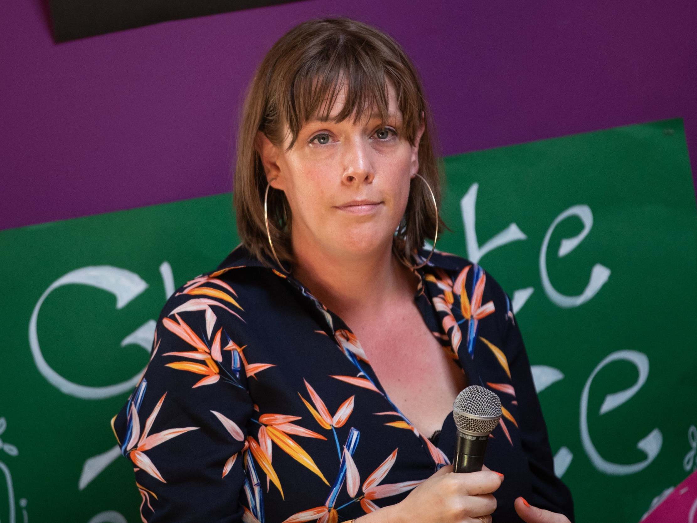Labour MP Jess Phillips to leave son outside Downing Street as hundreds protest over shorter school weeks