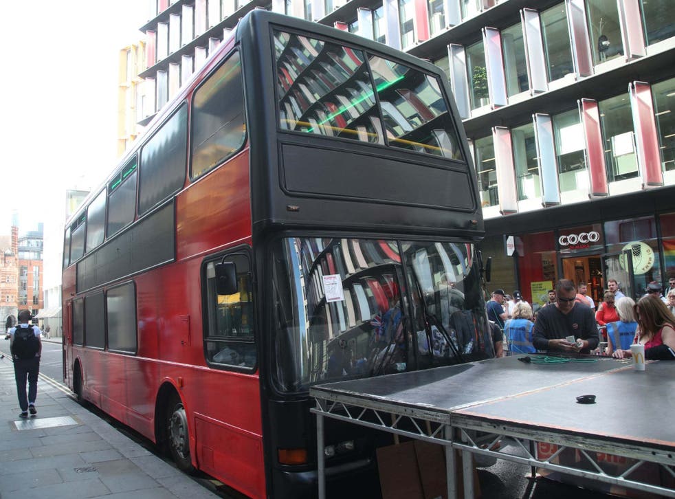 A bus parked outside the Old Bailey by Tommy Robinson's supporters has been slapped with a fine