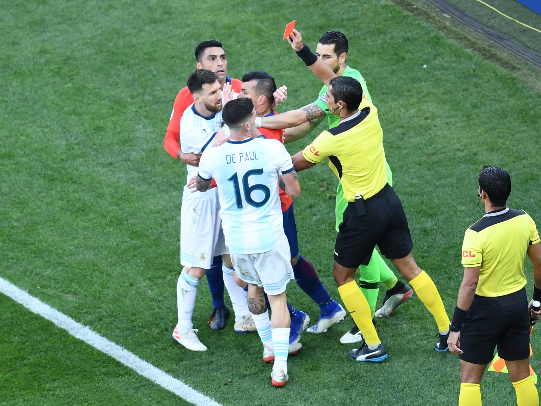 Lionel Messi card: Argentina star sent off in America match for altercation with Gary Medel | The Independent | The Independent
