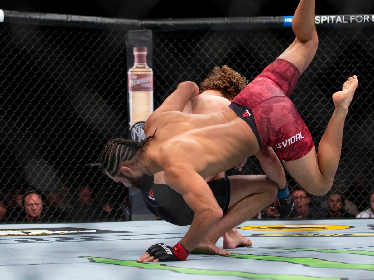 Турниры ufc. UFC нокаут Хорхе Масвидаля. Масвидаль Аскрен нокаут. Хорхе Масвидал комару Усман.