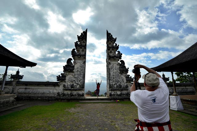 Tourists are disappointed a Bali temple does not look like it does on Instagram