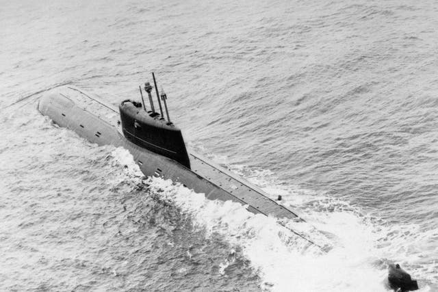 The Komsomolets submarine was launched in 1983 and was capable of deep dives to more than 1,000m depth