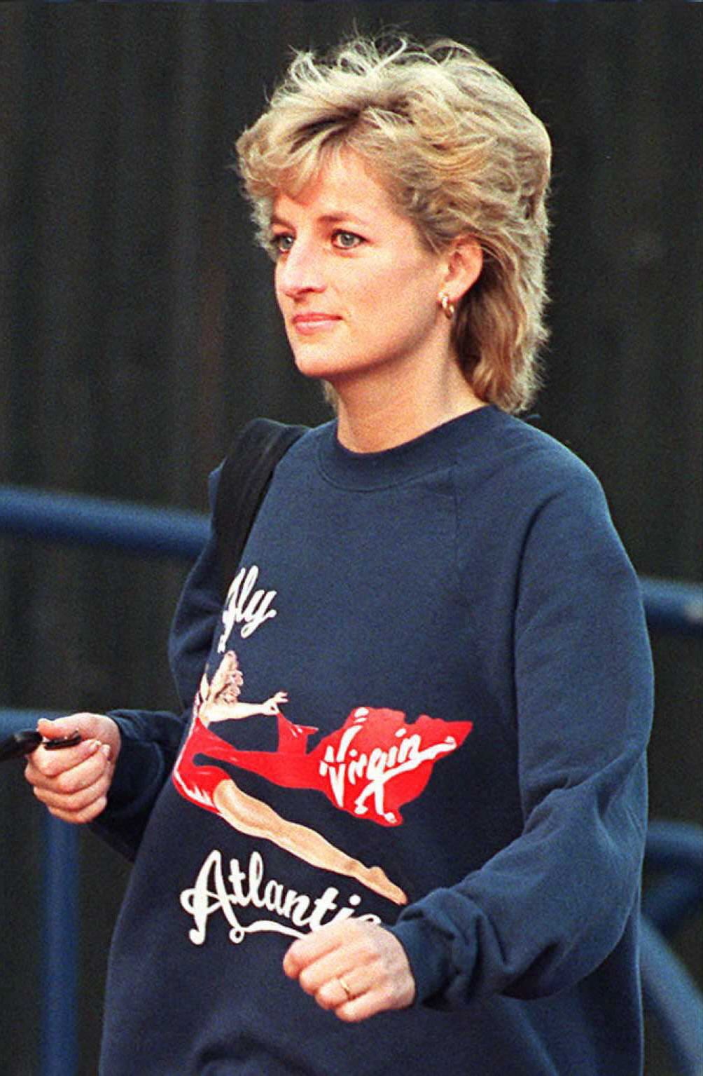 Diana pictured wearing the jumper as she arrives at her gym on 20 November 1995.