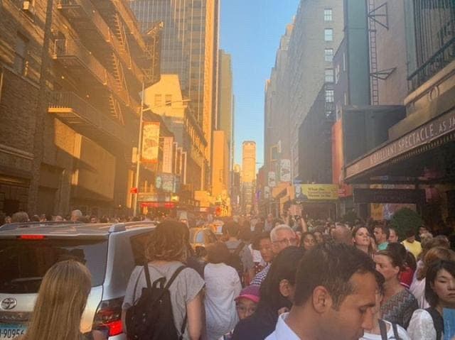 Manhattan power outage: Parts of New York City plunged into chaos after ...