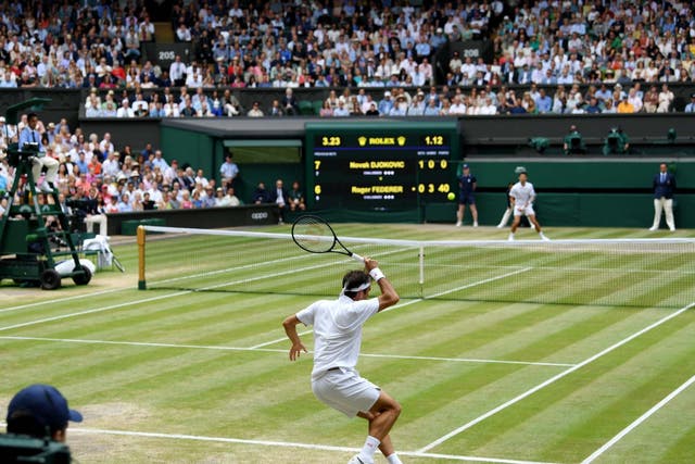 Djokovic and Federer battle in the Wimbledon final